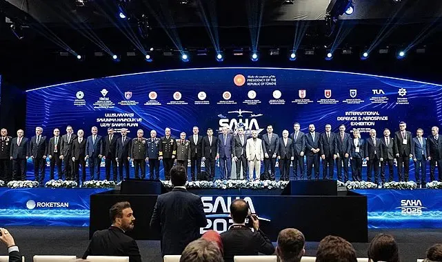 Rektör Çakmak, SAHA 2026'da savunma sanayii temsilcileriyle bir araya geldi