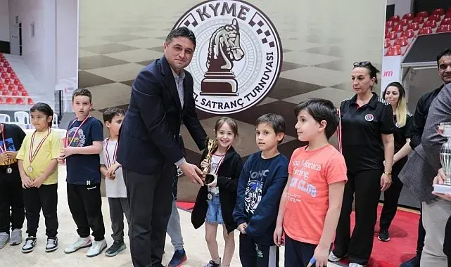 Satranç tutkunları Aliağa'da buluştu