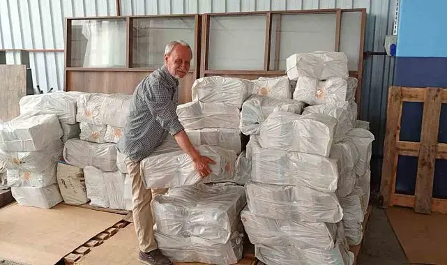 Kitap Baba Tim'den Yunusemre'ye 10 bin kitap bağışı
