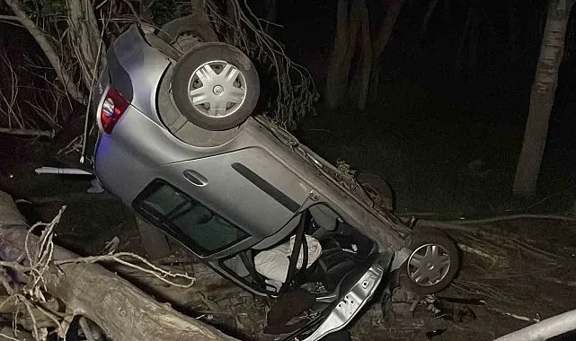 Yoldan çıkan araç devrildi: 1 ölü, 4 yaralı