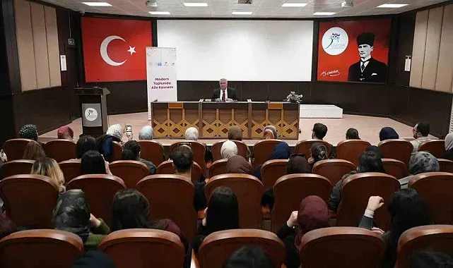 Karabük Üniversitesinde "Modern Dünyada Aile" konferansı düzenlendi