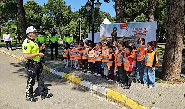 Müdürlerden öğrencilere trafik eğitimi