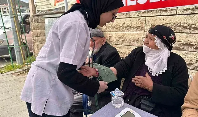 Maarifin kalbinde marifetli gençlik tansiyon ölçtü