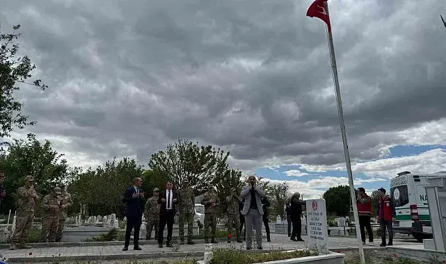 56 yıl sonra bulunan şehit mezarı memleketine taşındı