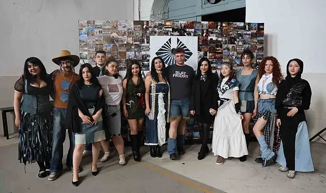 Eski kıyafetleri podyuma taşıdılar