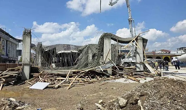 İnşatta beton dökülürken kalıp çöktü: 1 işçi yaralandı
