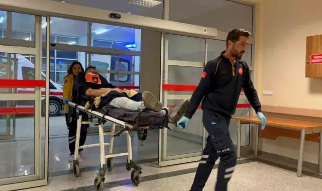 Adıyaman'da, iki otomobil çarpıştı: 4 yaralı