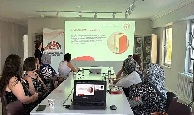 Eskişehir'de ADEM kursiyerlerine aile ve teknoloji eğitimi