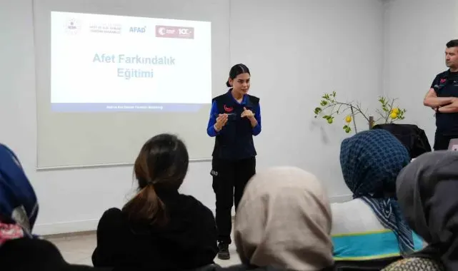 Kursiyerlere afetlere hazırlık eğitimi