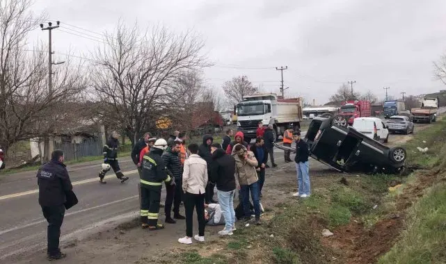 Tekirdağ'da virajda kayan araç takla attı: 2 yaralı
