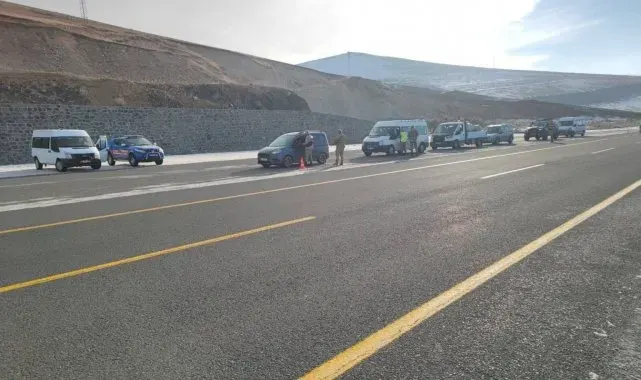 Kars'ta jandarma uygulamaları sürüyor