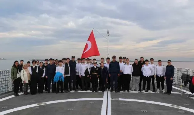 Denizcilik öğrencileri TCSG Dost'ta