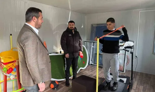 Başkan Çetinkaya özel eğitimli öğrencilerle bir araya geldi