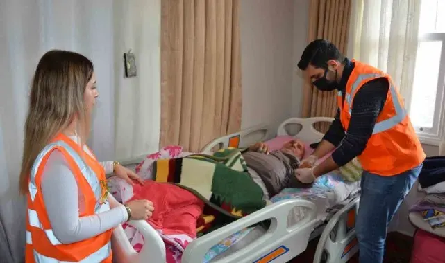 Büyükşehir Belediyesi Alanya'da hastalara fizyoterapi desteği veriyor