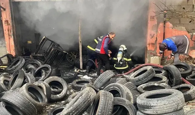 Kırıkhan'da lastikçi dükkanı alevlere teslim oldu