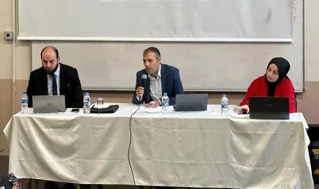 MAÜ'de 'küresel sistemde krizler ve çözüm önerileri' konuşuldu