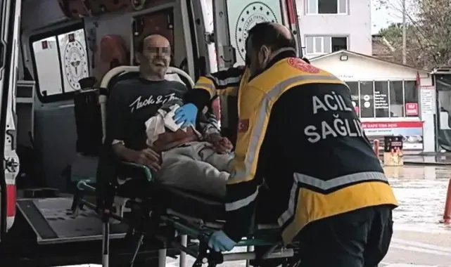 Babasını 6 yerinden bıçakladıktan sonra 112'den yardım istedi
