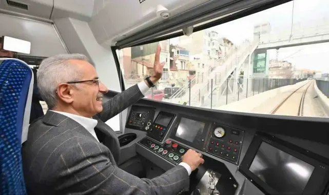 Bakan Uraloğlu, Marmaray'ın günlük yolcu rekoru kırdığını bildirdi