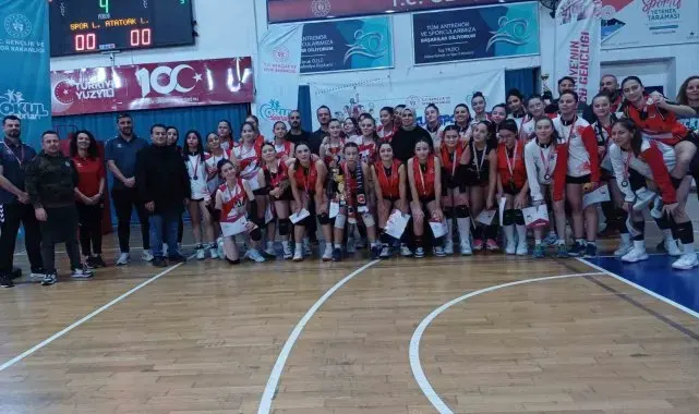 Voleybolda şampiyon Düzce Spor Lisesi oldu