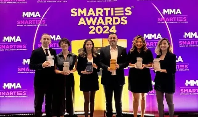 Teknosa Smarties Awards Türkiye'de 'Yılın Markası' seçildi