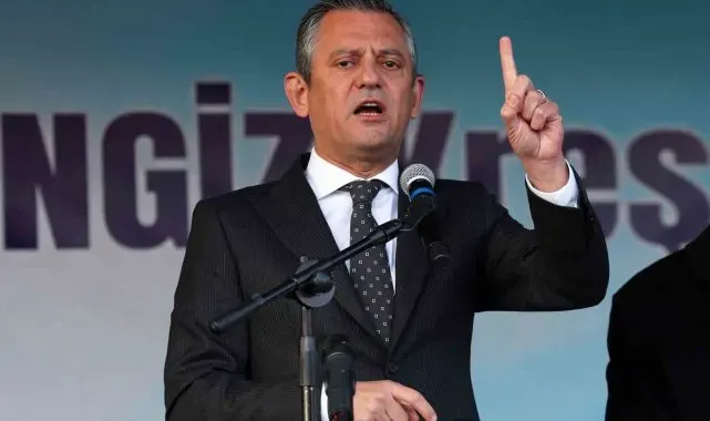 CHP lideri Özel: " O namaz bu namaz mı? Arada 13 yıl var"