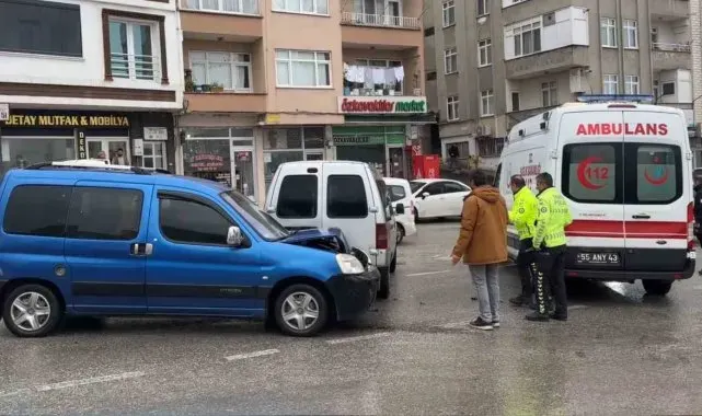 Samsun'da iki ticari araç çarpıştı: 1 yaralı