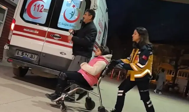 Bursa'da iki otomobil kafa kafaya çarpıştı: 4 yaralı