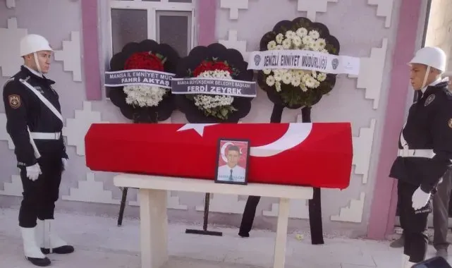 Devriye görevinde fenalaşarak hayatını kaybeden polis memuruna son görev