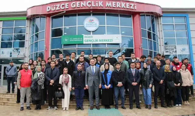 Bakan Yardımcısı Eminoğlu Düzce'de gençlerle buluştu
