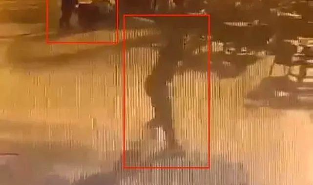 İzmir'de belediyeye ait kafeye silahlı saldırı kamerada