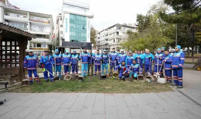 Üsküdar Belediyesi temizlik çalışmalarını yoğun bir şekilde sürdürüyor