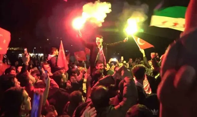 Yalova'da Suriyeliler Esed rejiminin devrilmesini kutladı