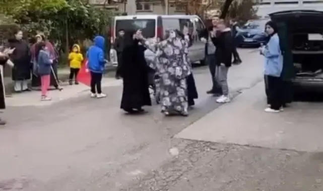Kocaeli'deki Suriyeliler kutlama yapıyor