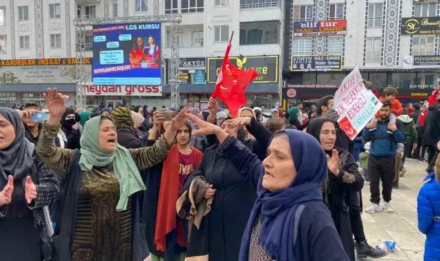 Yozgat'ta Suriyeliler Esed'in gidişini şarkılarla kutladı
