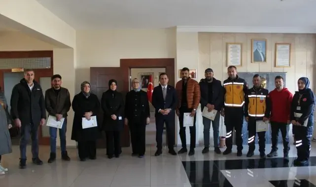 Özveriyle çalışan sağlık personellerine başarı belgeleri verildi