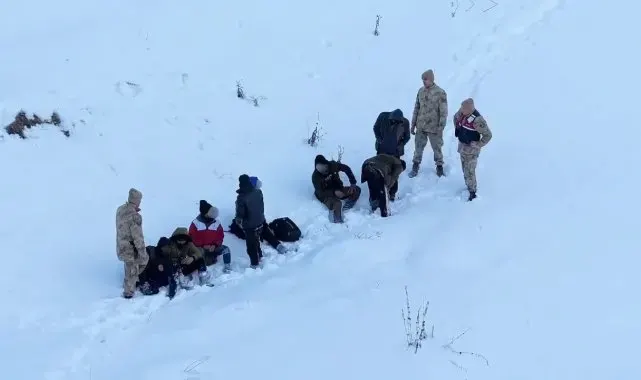 Sosyal medya paylaşımından yola çıkan ekipler kaçak göçmenleri yakaladı