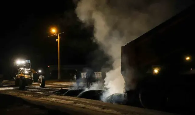 Altyapısı tamamlanan caddeye 750 ton asfalt
