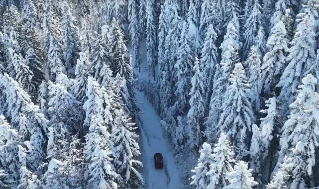 Genya Dağı'nda büyüleyici kış manzaraları havadan görüntülendi