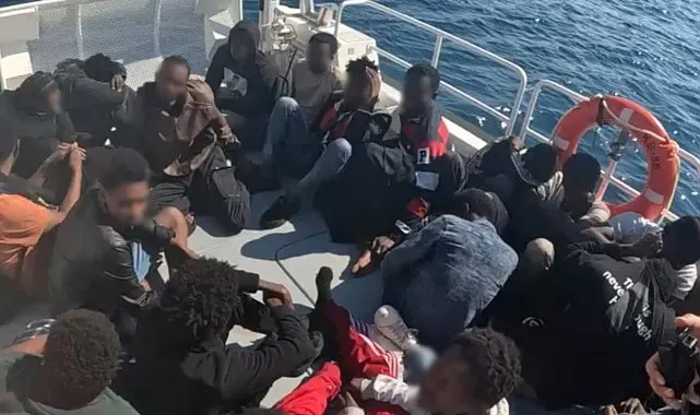 İzmir'de 56 düzensiz göçmen yakalandı, 20 göçmen kurtarıldı