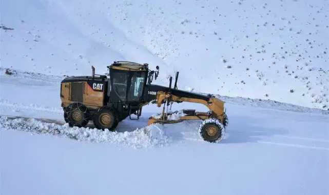Muş'ta 41 köy yolu ulaşıma açıldı