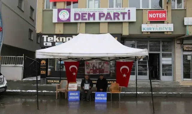 Evlat nöbetindeki baba: "Yahudilere askerlik yapmayın"