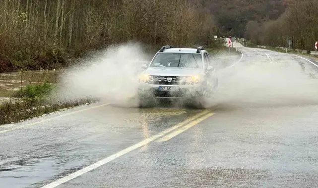 Sinop'ta dereler taştı