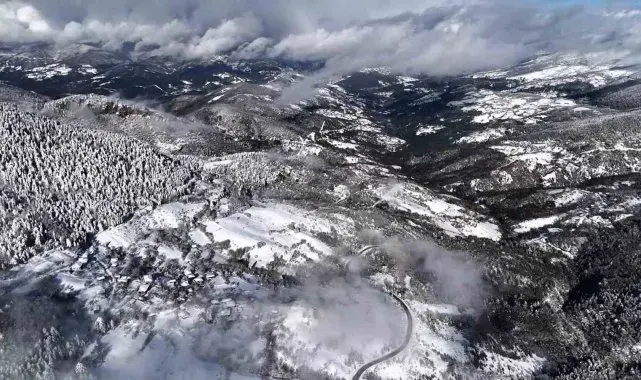 Karabük'te kar ve sis görsel şölen oluşturdu