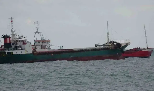 Zonguldak'ta yük gemileri denizde adeta beşik gibi sallandı