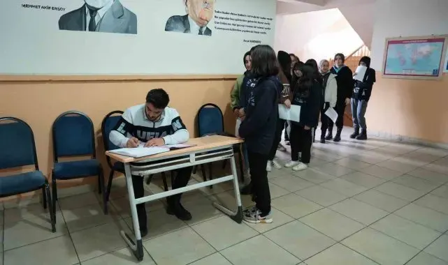 Muş'ta öğrencilere skolyoz taraması yapıldı