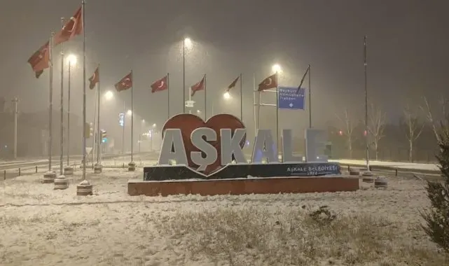 Aşkale'de bir günde dört mevsim yaşandı