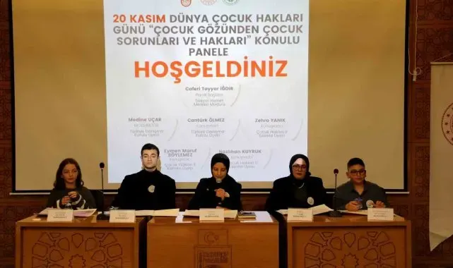 Bayburt'ta düzenlenen panelde çocuk panelistler kendi haklarını savundular