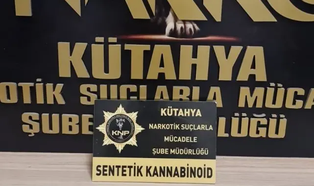 Kütahya'da bir araçta yapılan aramada 458 gram uyuşturucu ele geçirildi