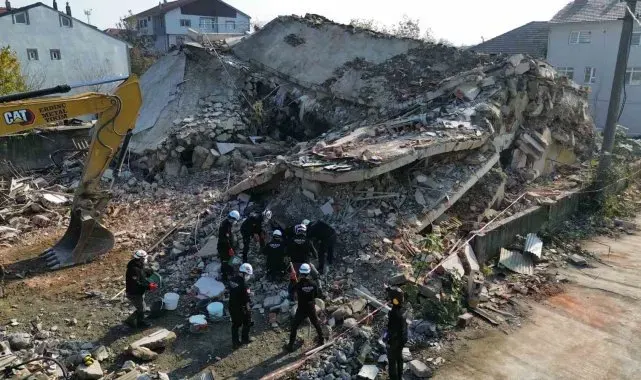 12 Kasım Depreminin yıldönümünde gerçek gibi tatbikat