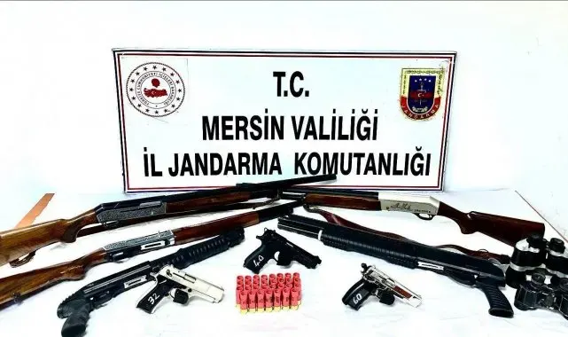 Mersin'de silah kaçakçıları jandarma engeline takıldı